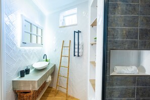 Shower, towels