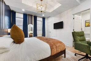 3 bedrooms, desk, iron/ironing board, travel cot