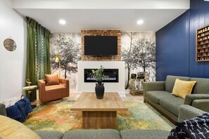 TV, fireplace, stereo, offices