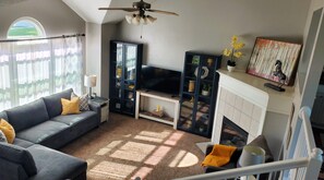 Älytelevisio, takka, tietokoneen näyttö