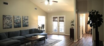 Oak Garden Getaway - Prime Valdosta Location Convenient to Everything
