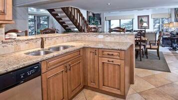 Réfrigérateur, plaque de cuisson