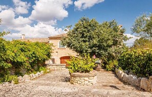 Property grounds - Beautiful home in Manacor with private swimming pool, can be inside or outside (Manacor)