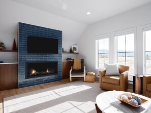 TV, fireplace - Fall Line Chalet with Hot tub and Teton Views (Driggs)