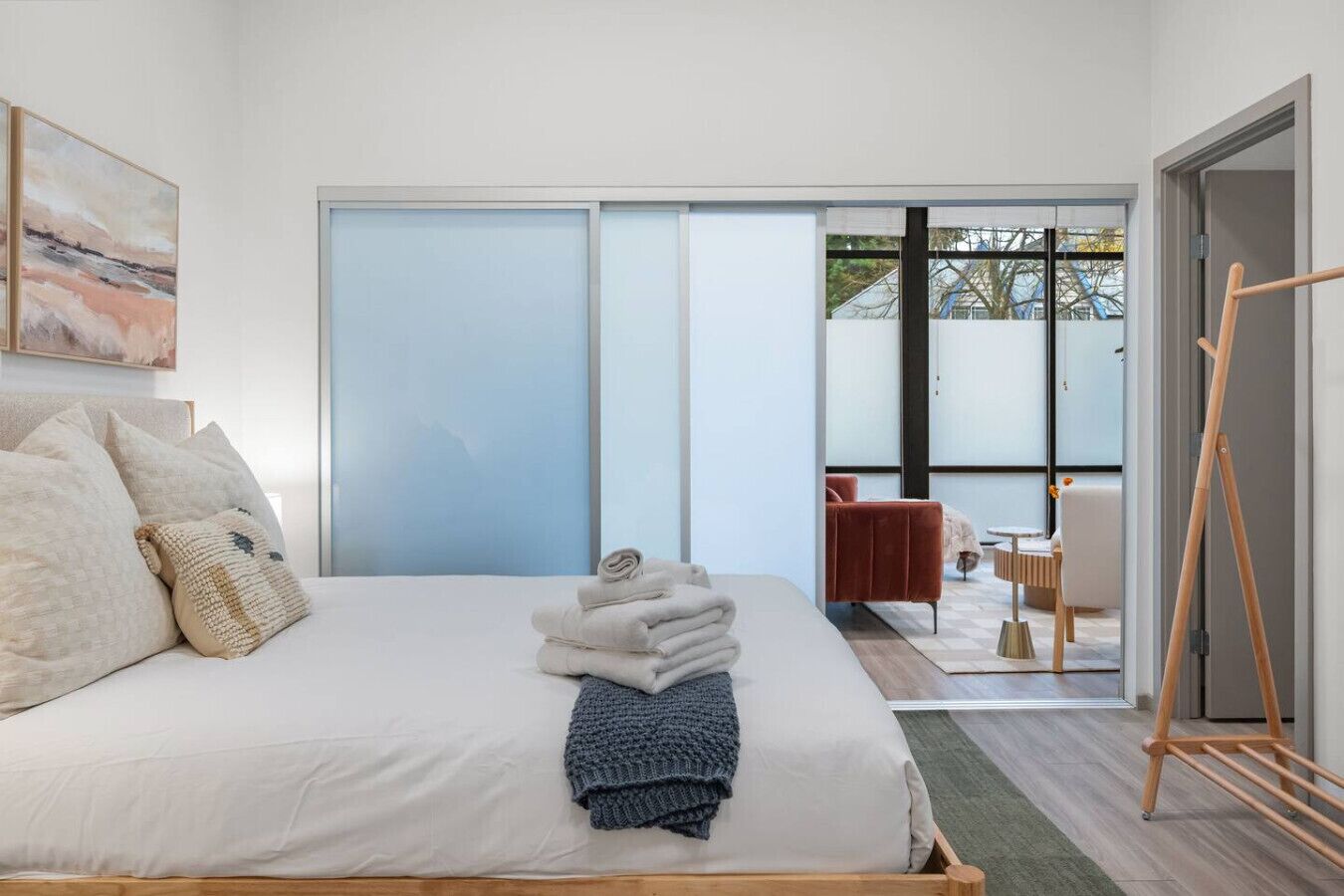 Desk, iron/ironing board, travel cot, WiFi