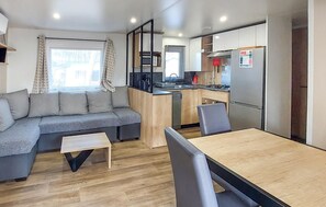Interior - Gorgeous (sta)caravan in Saint-Julien-en-Born (Saint-Julien-en-Born)