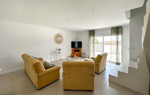 TV - Stunning home in Montignargues (Montignargues)