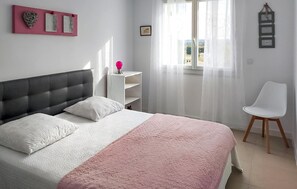 3 bedrooms, free WiFi - Stunning home in Montignargues (Montignargues)