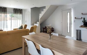 Dining - Stunning home in Montignargues (Montignargues)