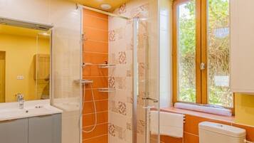 Douche, serviettes fournies