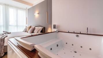 Suite Exclusive | Baignoire Ă jets