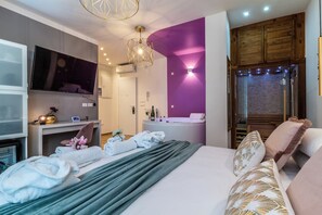 Superior Suite | Jetted tub