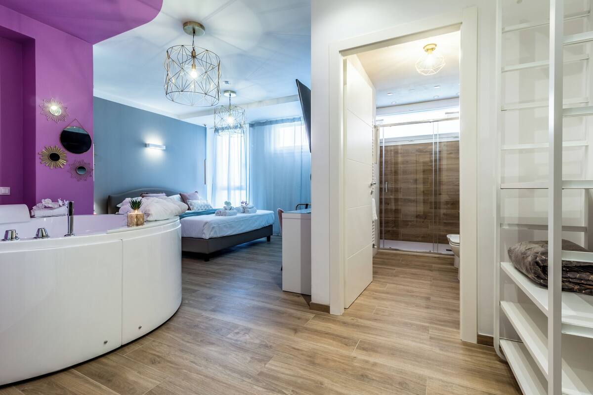 Superior Suite | Jetted tub