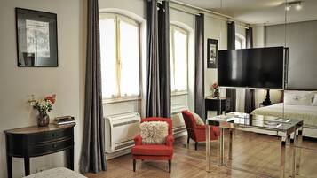 Quarto casal ou duplo superior | Cofres nos quartos, Wi-Fi de cortesia