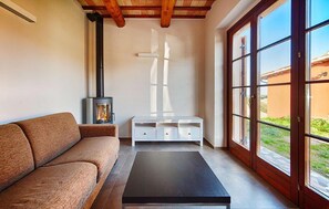 TV, fireplace - 3 bedroom cozy home in Sant'Angelo in Vado (Sant'Angelo in Vado)