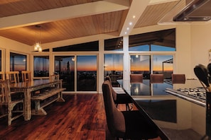 Dining - New! 4 Bed, PB - La Jolla, Views, Family Friendly, Sleeps 10! (San Diego)