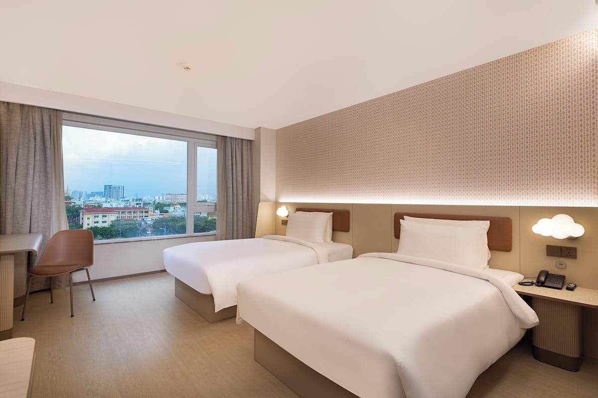 Deluxe Twin Room, City View | In-room safe, desk, blackout drapes, soundproofing