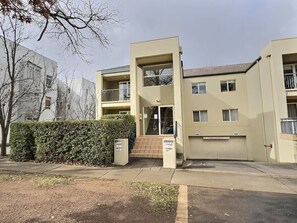 Exterior - Peaceful 1-Bedroom City (Turner)