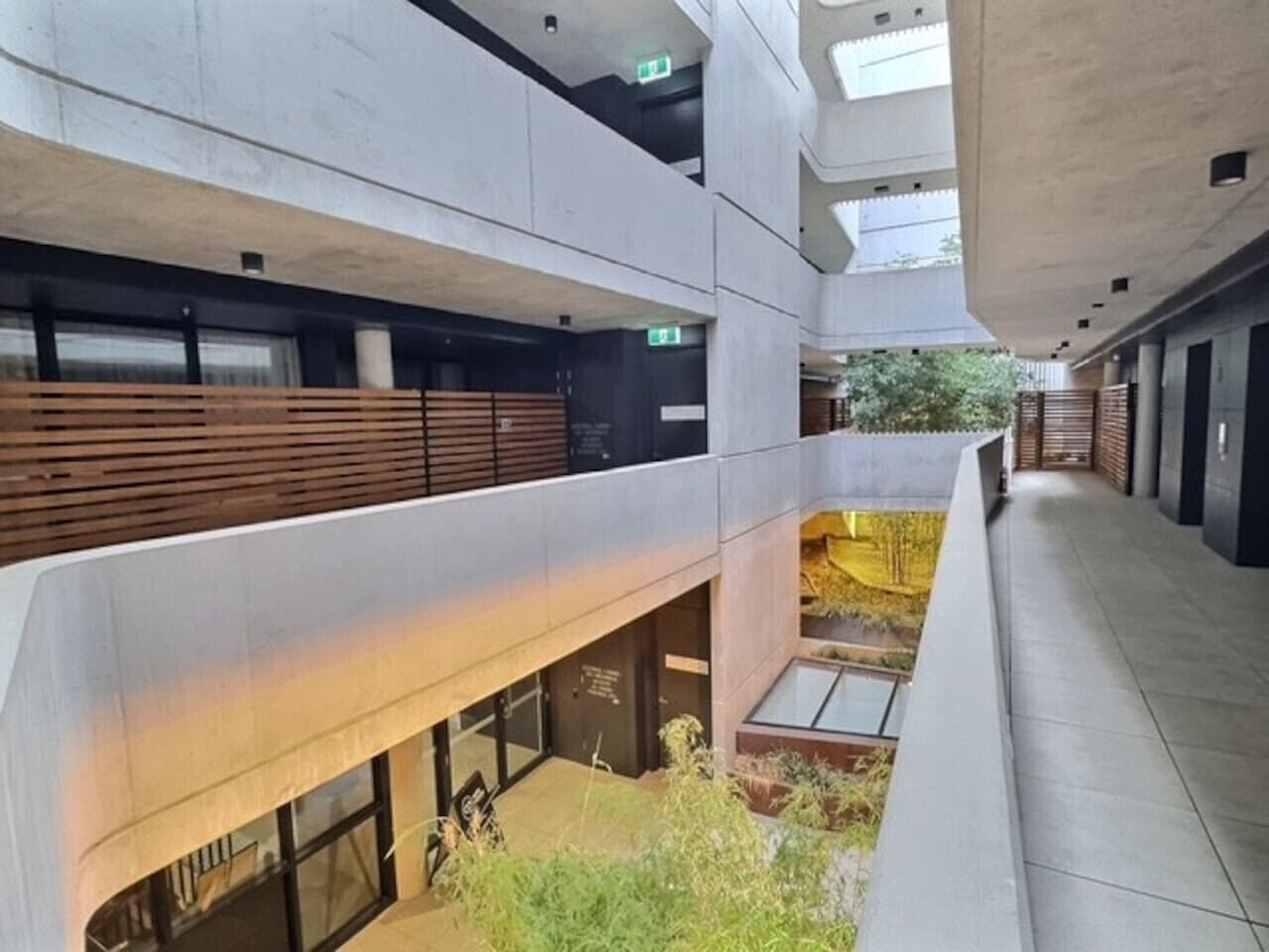 المنشأة من الداخل