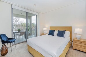 1 bedroom, iron/ironing board, WiFi, bed sheets - Glebe Park City-side with Style (City)