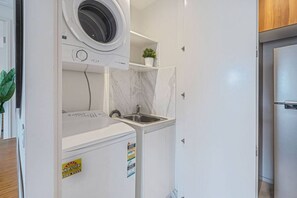 Interior - Glebe Park City-side with Style (City)