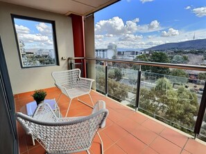 Property grounds - Stunning 2-Brm in Braddon! (Braddon)