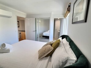 2 bedrooms, iron/ironing board, WiFi, bed sheets - Stunning 2-Brm in Braddon! (Braddon)