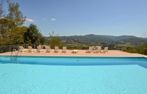 Pool - 1 bedroom pet friendly apartment in Citerna (Citerna)