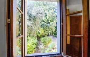 Interior - 1 bedroom pet friendly apartment in Citerna (Citerna)