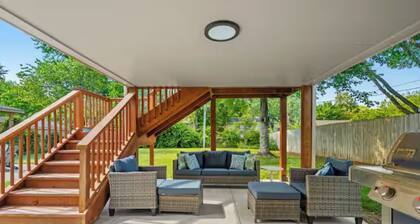 Game Room- Huge Yard- 1 mile to K-State Sports Complex