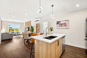 Interior - Bnew 2BR in DT Golden | AC, Balcony, BBQ, Sleeps 6 (Golden)