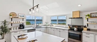 Waterview 4BR Home w/Hot Tub, Spa Bath & Game Room