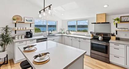 Waterview 4BR Home w/Hot Tub, Spa Bath & Game Room