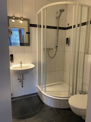 Chambre Quadruple, salle de bains privée, vue parc | Salle de bain