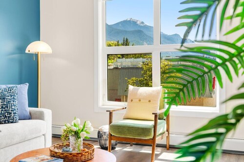 Modern 2BR Golden Retreat w/ BBQ + Stunning Views!