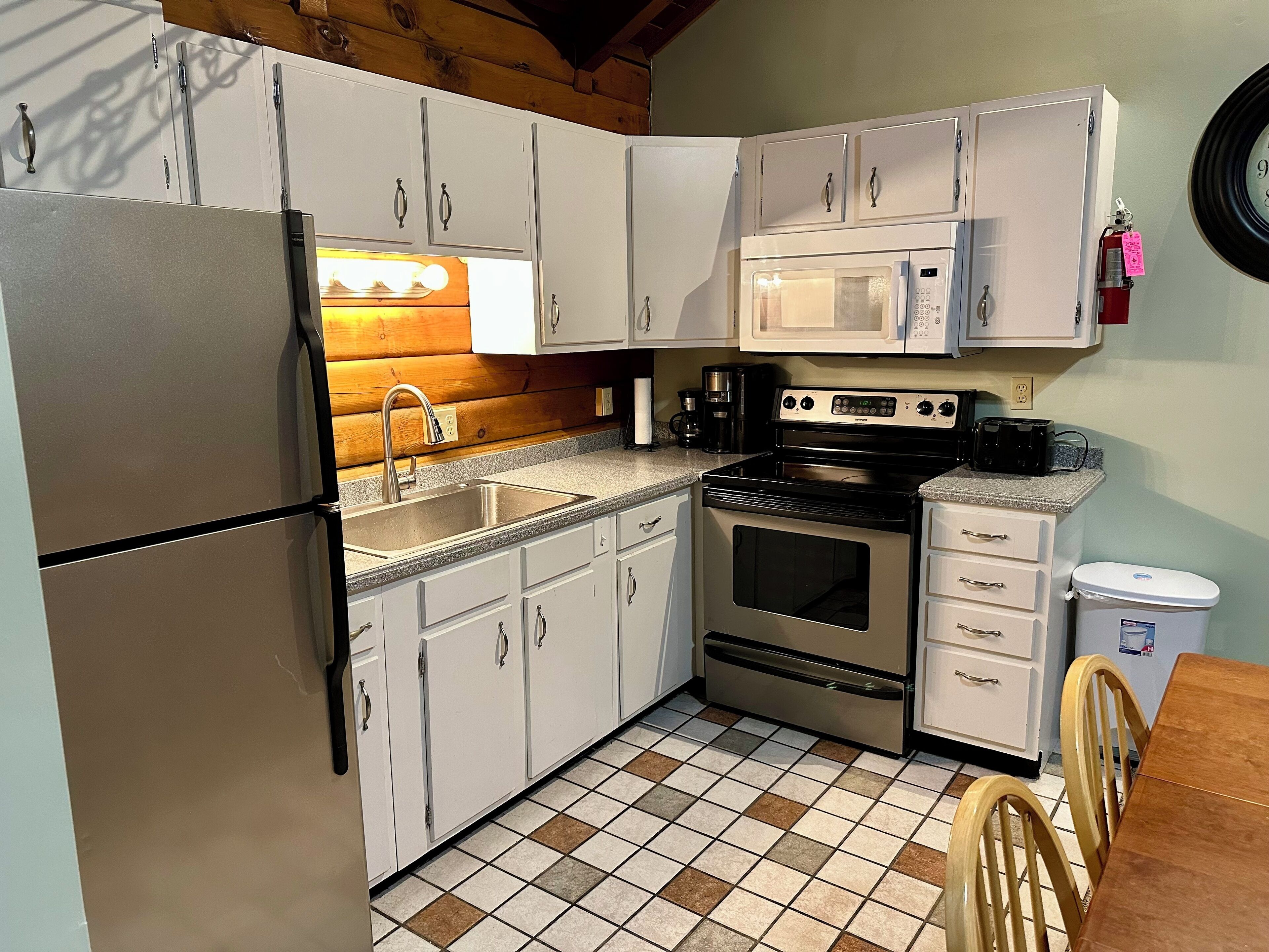 Micro-ondes, four, plaque de cuisson