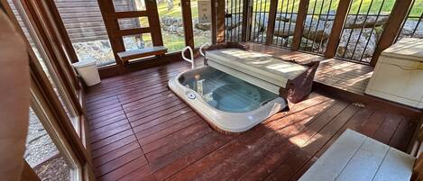 Bain à remous intérieur