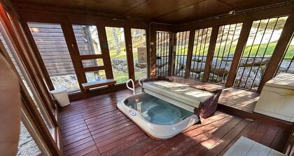 Adorable 2-Bedroom with Loft Condo at the Base of Snowshoe--a Perfect Getaway!