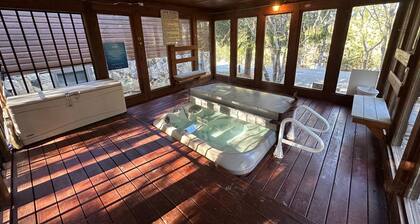 Adorable 2-Bedroom with Loft Condo at the Base of Snowshoe--a Perfect Getaway!