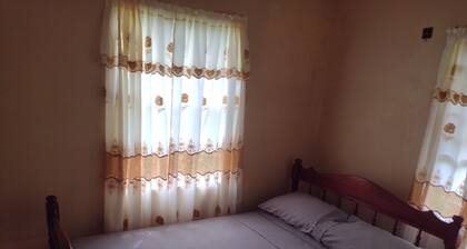 Enjoyable 2-bedroom building with AC in charming Birch Grove