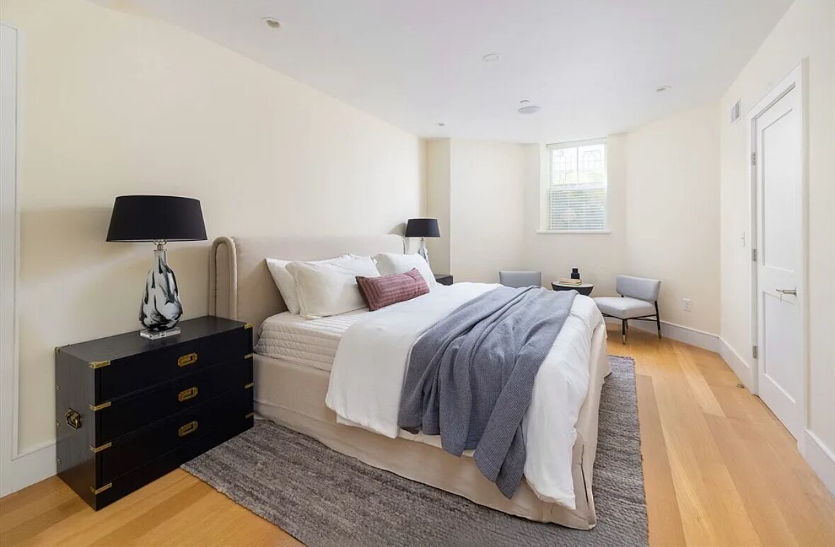 3 bedrooms, bed sheets