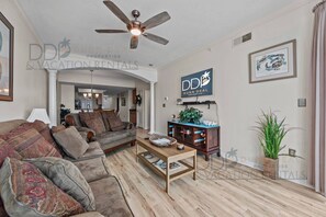 Smart TV, DVD player, books - 1206 Legacy Tower One Overlooks the beautiful Gulf! (Gulfport)