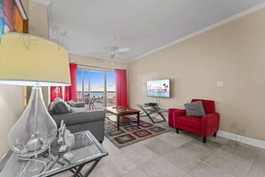 Living area - Sea Breeze 610 | Beautiful Beachside Condo! (Biloxi)