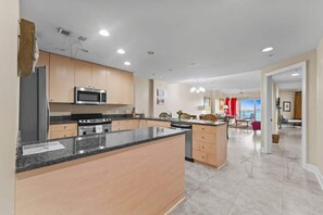 Private kitchen - Sea Breeze 610 | Beautiful Beachside Condo! (Biloxi)