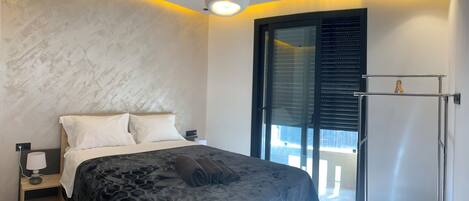 3 室のベッドルーム、アイロン / アイロン台、WiFi (無料)、車椅子でアクセスできる設備