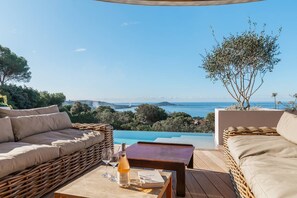 Pool - Villa ONDA - 4 bedrooms, swimming pool, sea view, near to the beach (ALBITRECCIA)
