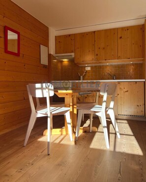 Kühlschrank, Ofen, Herdplatte