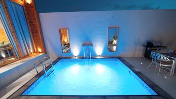 Blackout curtains, free WiFi