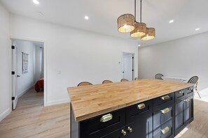 Interior - Bright 2 Bedroom Carriage House in Heart of Bluffton (Bluffton)
