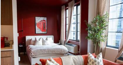 Bronx Retreat: NYC Apartment w/Movie Theater, Pool, Cinema, Gym & Rooftop Views